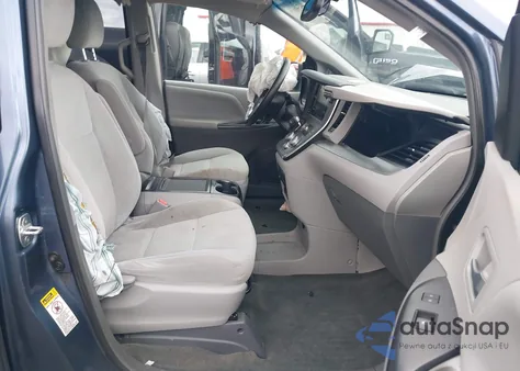 2015 Toyota Sienna Le 8 Passenger z USA, uszkodzony, nr VIN 5TDKK3DCXFS619526